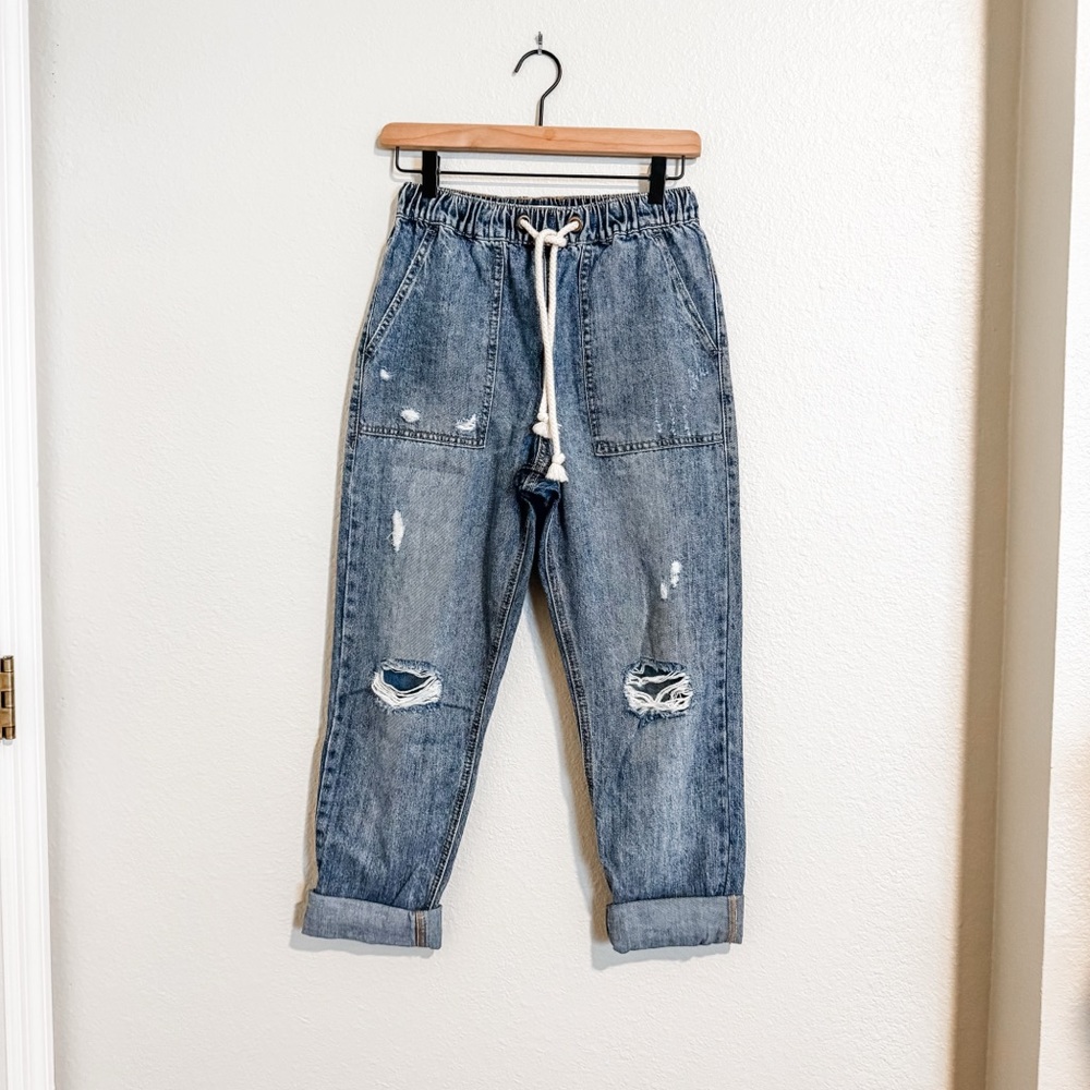 Forever 21 Blue Distressed Women Jeans